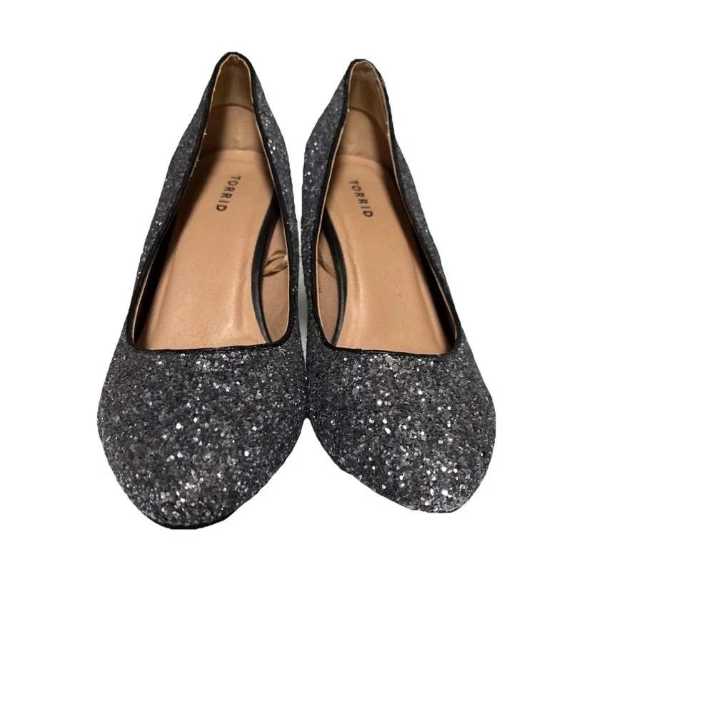 Torrid Sequined Heels Pumps Closed Toe Chunk Heel